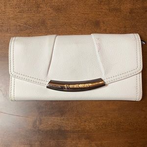 b Makowsky white leather animal print wallet